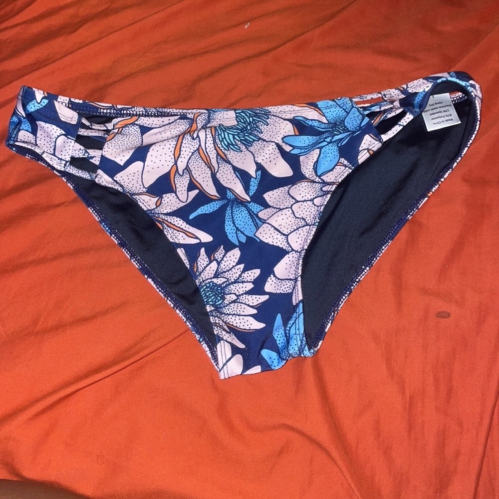 Born primitive bikini bottom